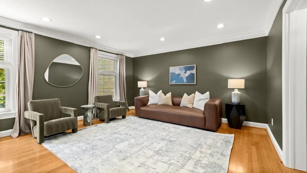 Photo of Livingroom in Old Town Alexandria