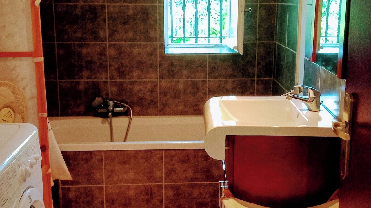 Photo of Bathroom in Lasalle