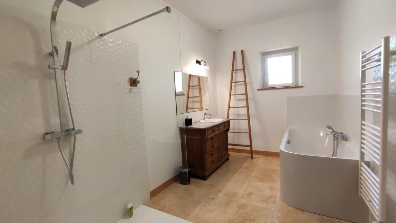 Photo of Bathroom in Veauville-les-Baons