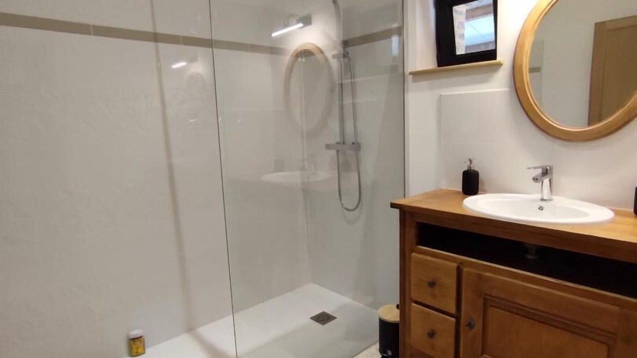 Photo of Bathroom in Veauville-les-Baons