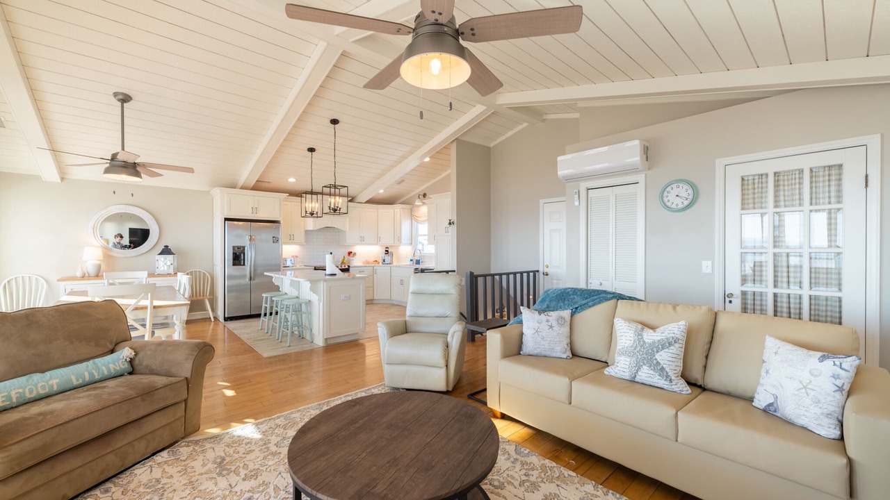 Photo of Livingroom in Holden Beach