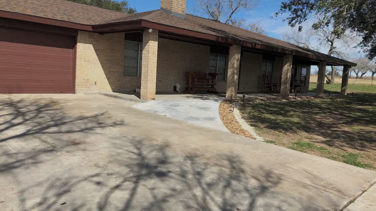 Photo of Outdoor in Pettus