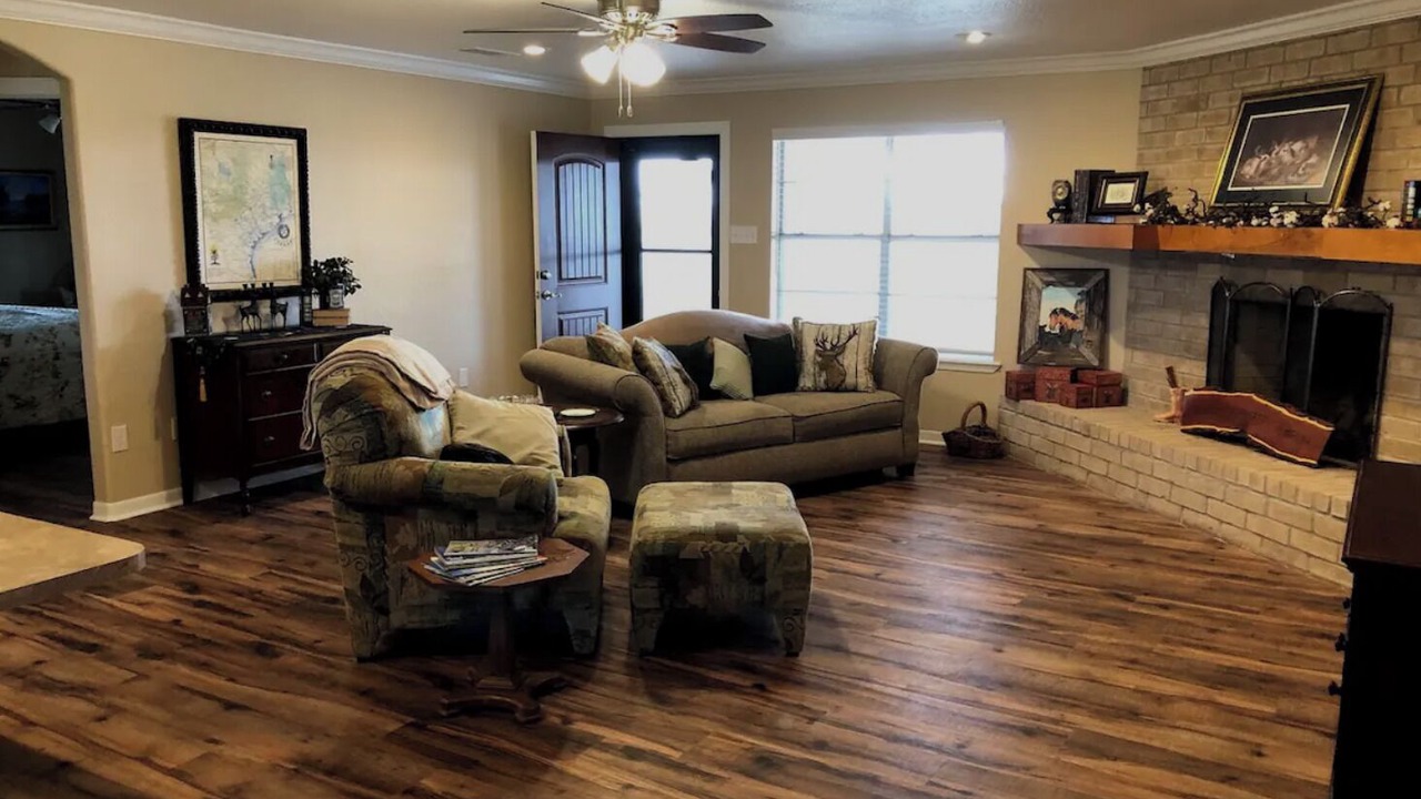 Photo of Livingroom in Pettus