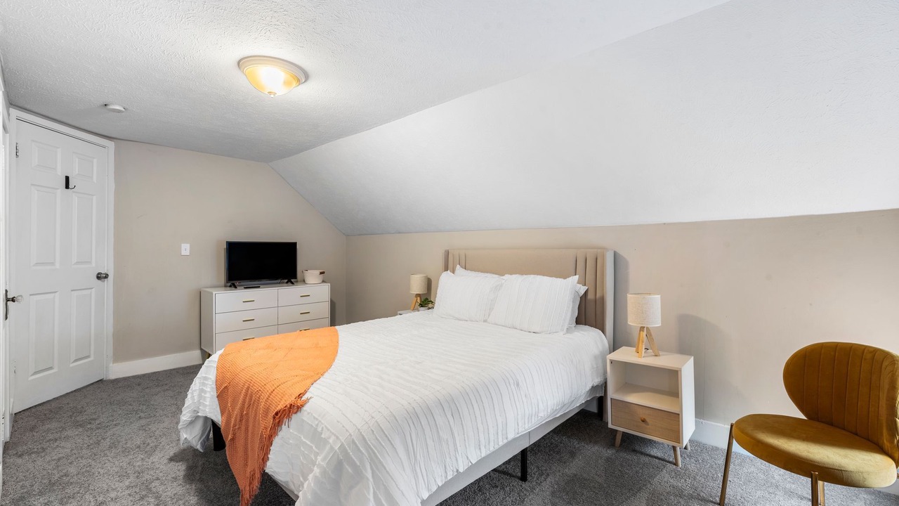 Photo of Bedroom in Cleveland