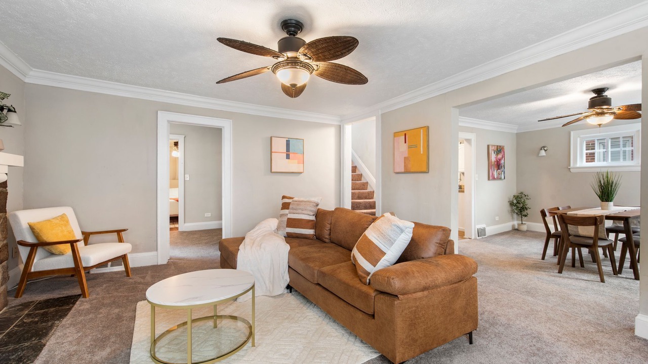 Photo of Livingroom in Cleveland