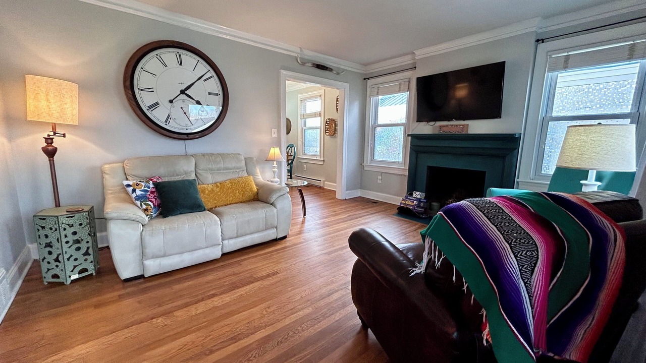 Photo of Livingroom in Burlington