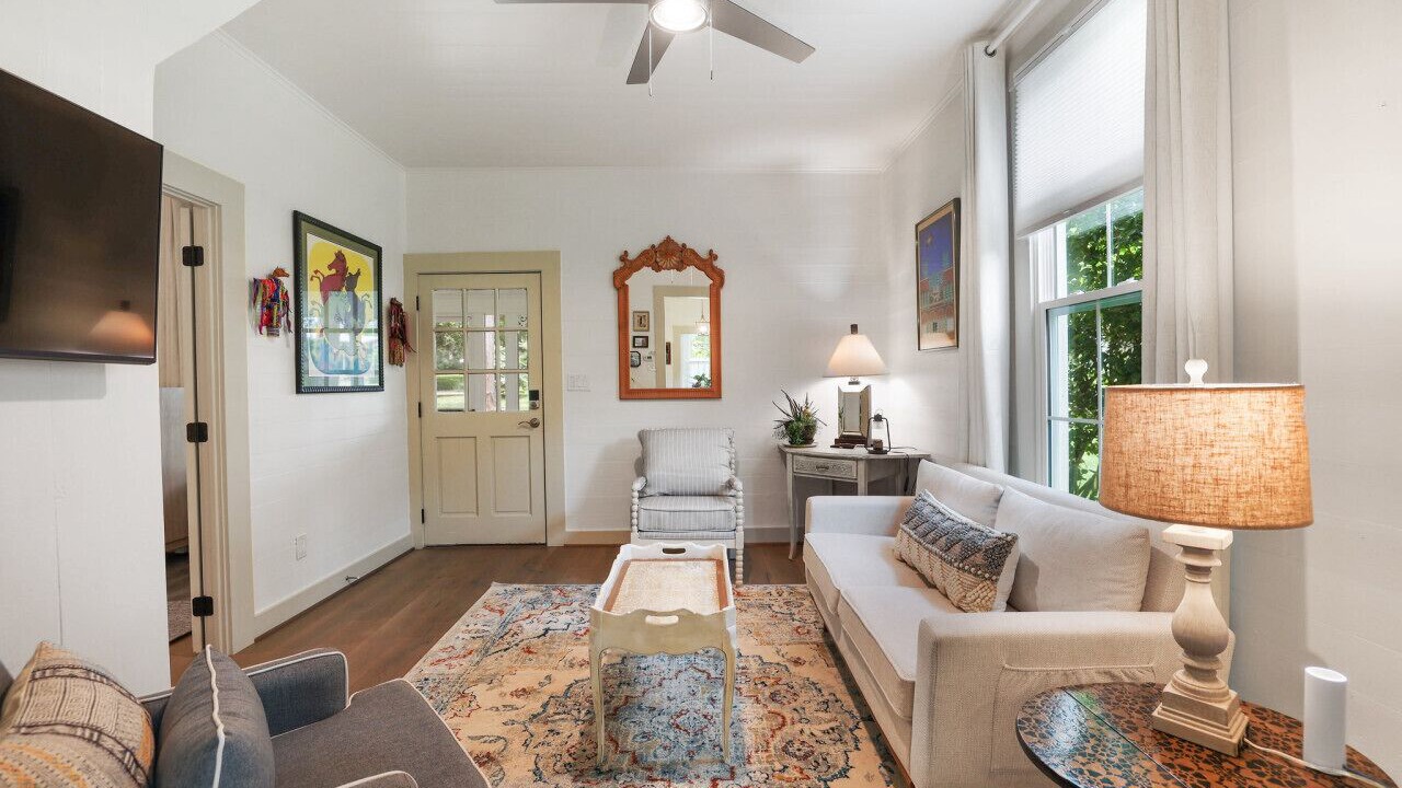 Photo of Livingroom in Sealy