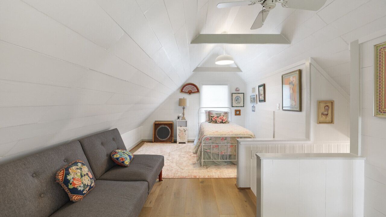 Photo of Livingroom in Sealy