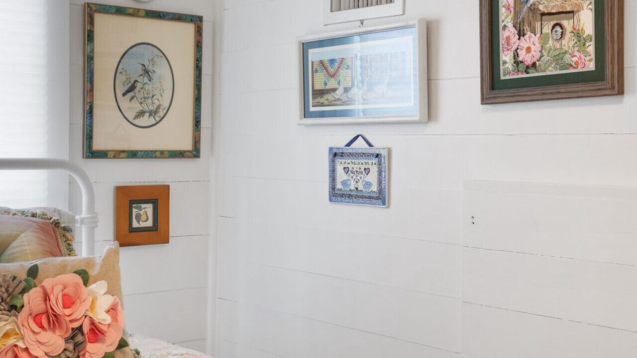 Photo of Bedroom in Sealy