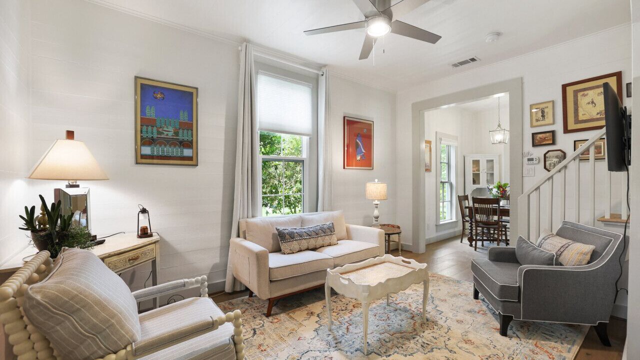 Photo of Livingroom in Sealy