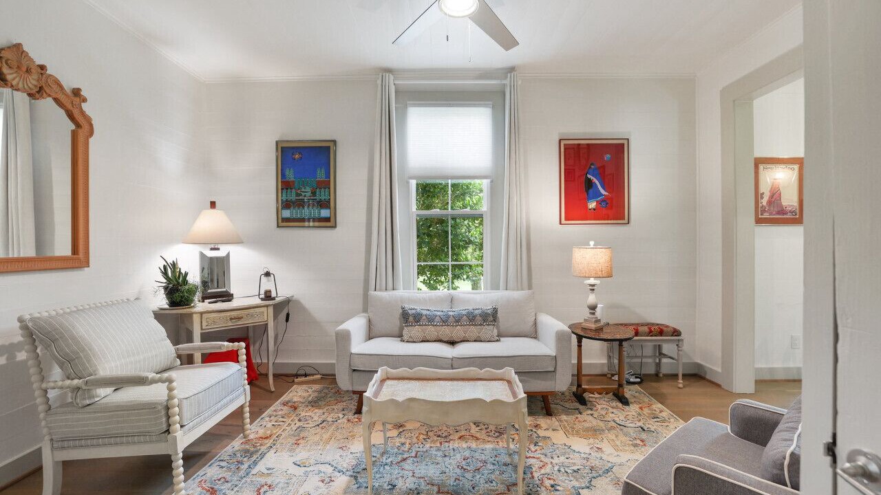 Photo of Livingroom in Sealy