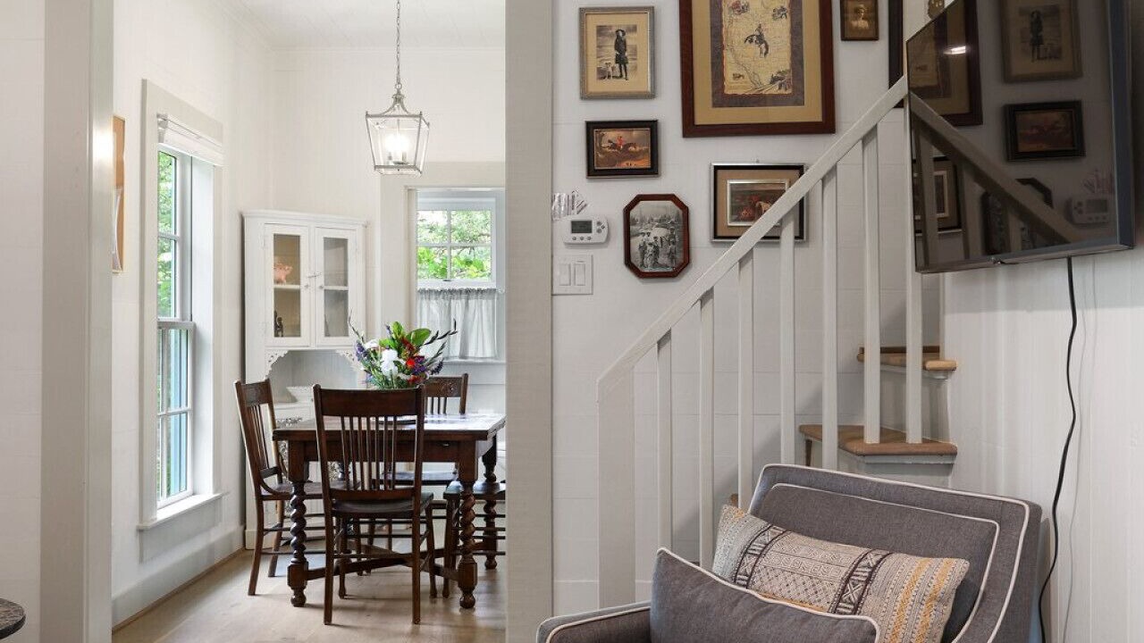 Photo of Livingroom in Sealy