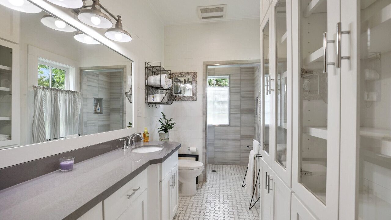 Photo of Bathroom in Sealy