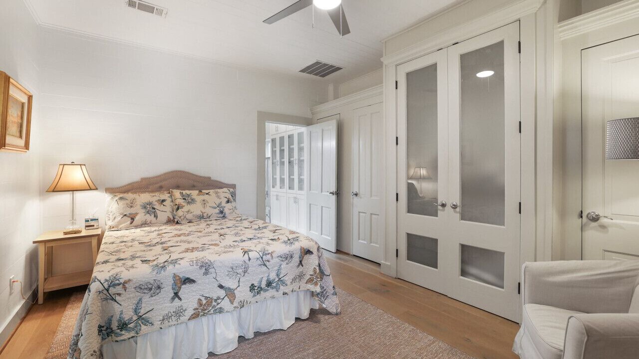 Photo of Bedroom in Sealy