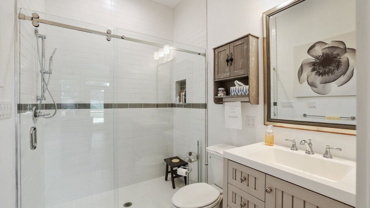 Photo of Bathroom in Sealy