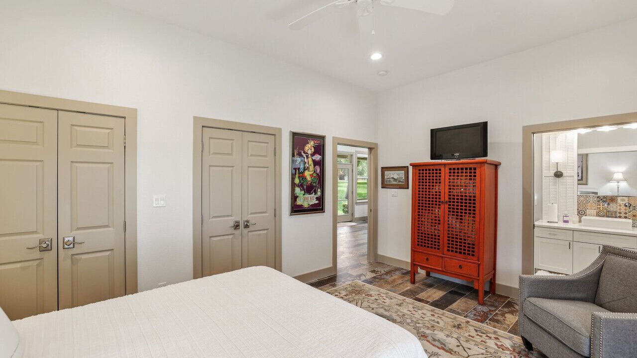 Photo of Bedroom in Sealy