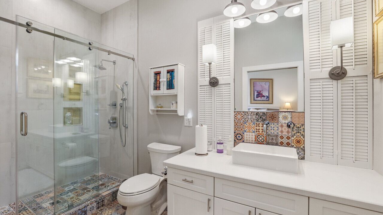 Photo of Bathroom in Sealy