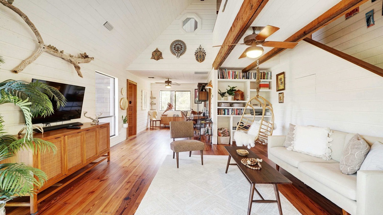 Photo of Livingroom in Lost Creek