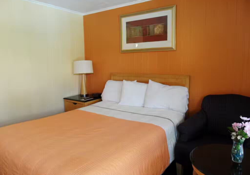 Photo of Bedroom in Lake George