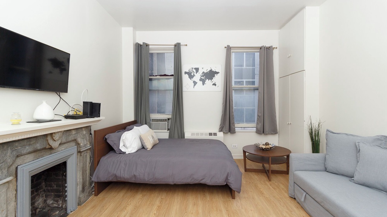Photo of Bedroom in Midtown East