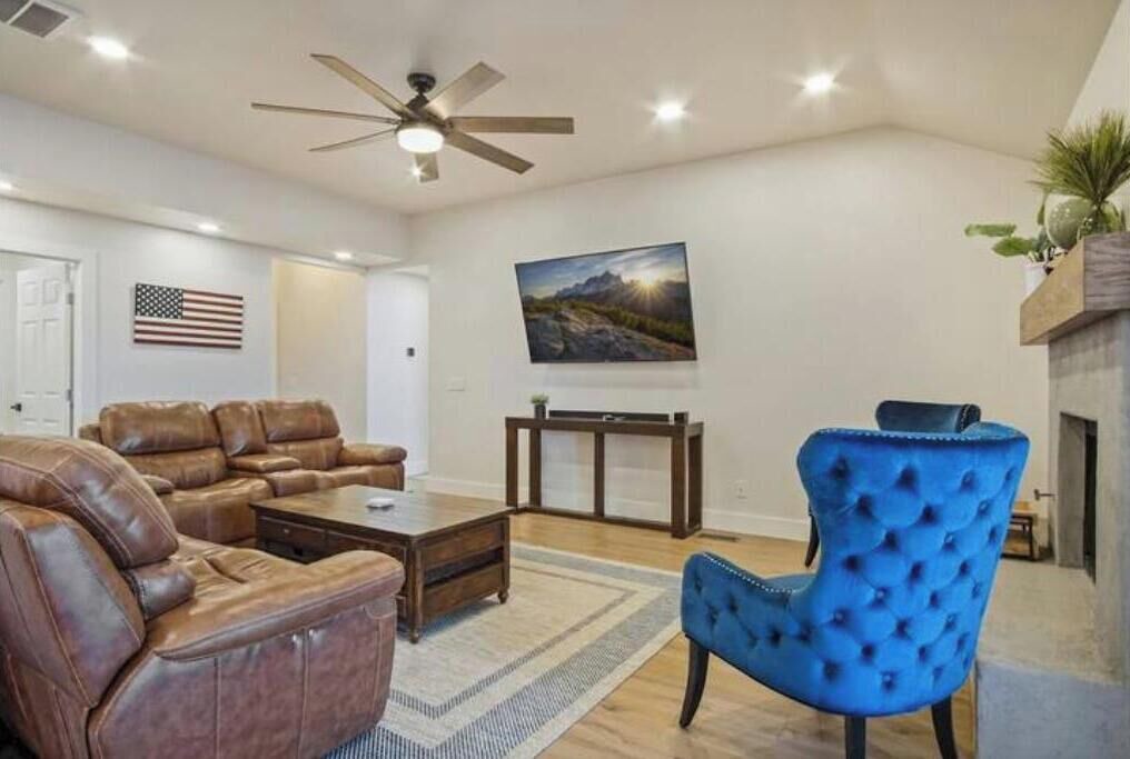 Photo of Livingroom in Edmond