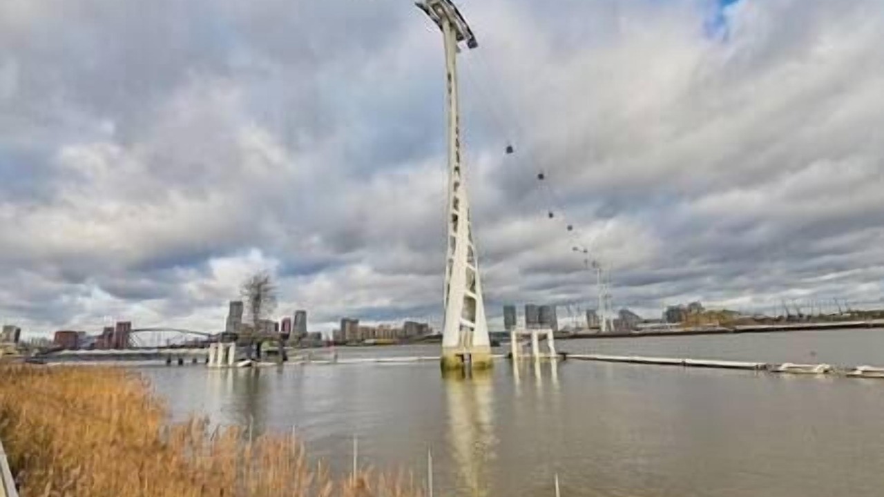 Photo of Others in Canary Wharf