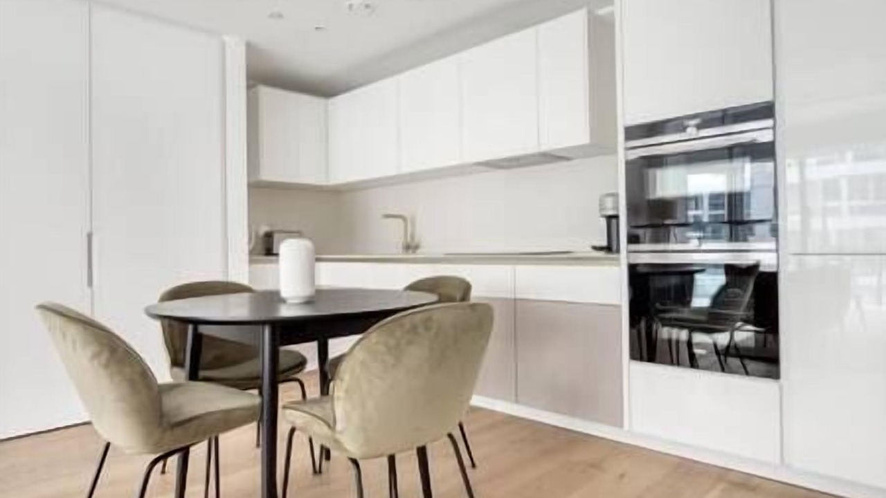 Photo of Others in Canary Wharf