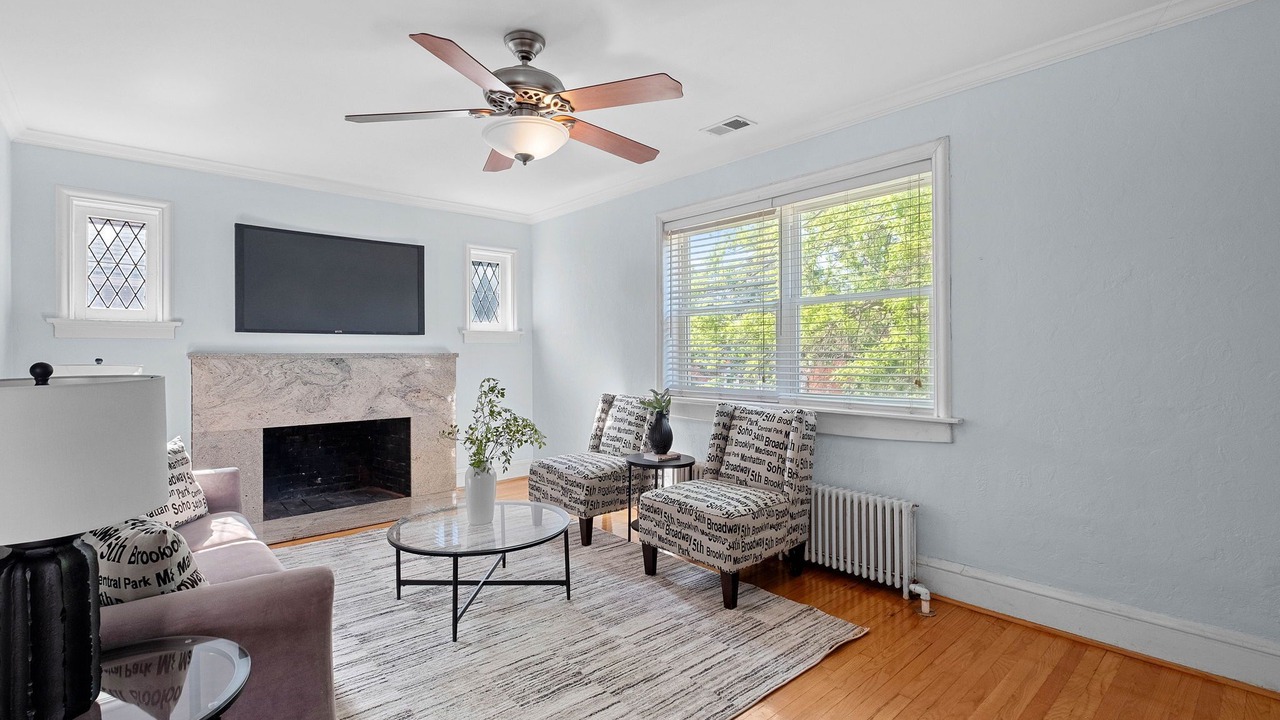 Photo of Livingroom in University City
