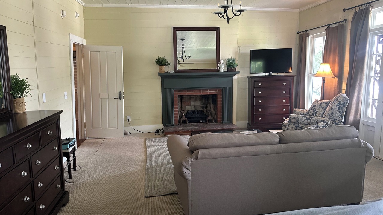 Photo of Livingroom in Troy