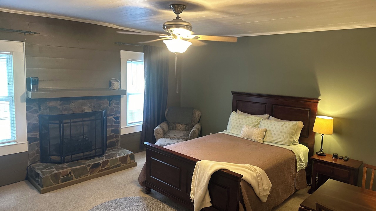 Photo of Bedroom in Troy