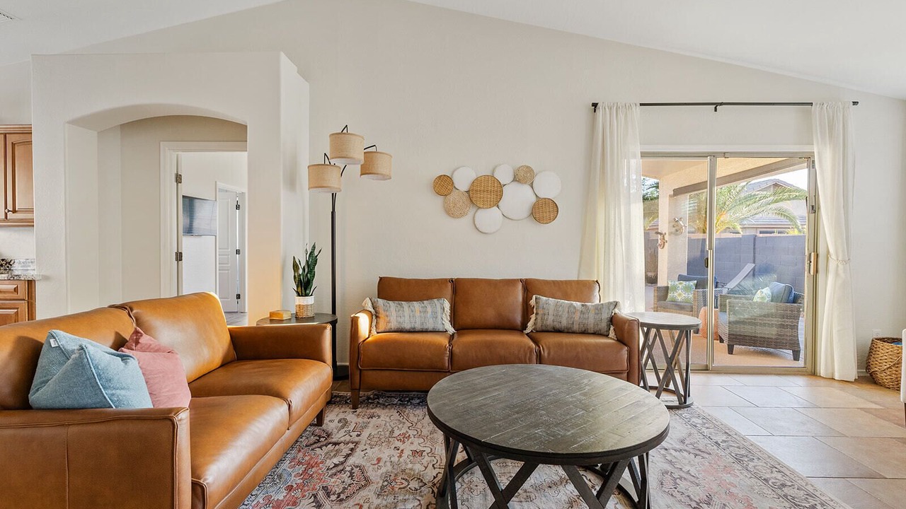 Photo of Livingroom in Villages At Queen Creek