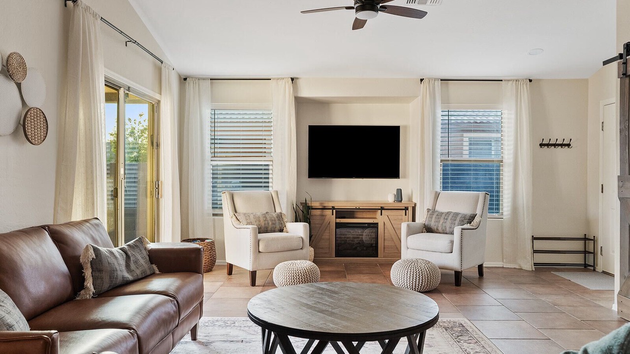 Photo of Livingroom in Villages At Queen Creek
