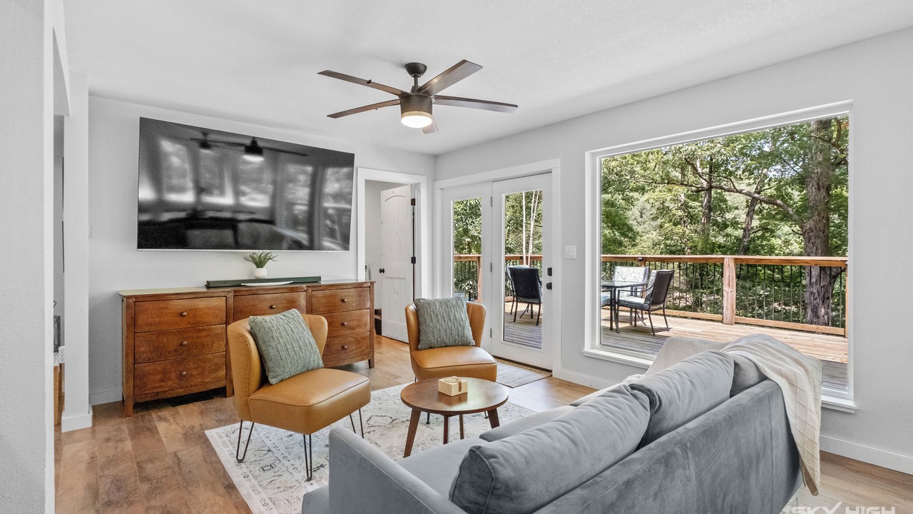 Photo of Livingroom in Garfield