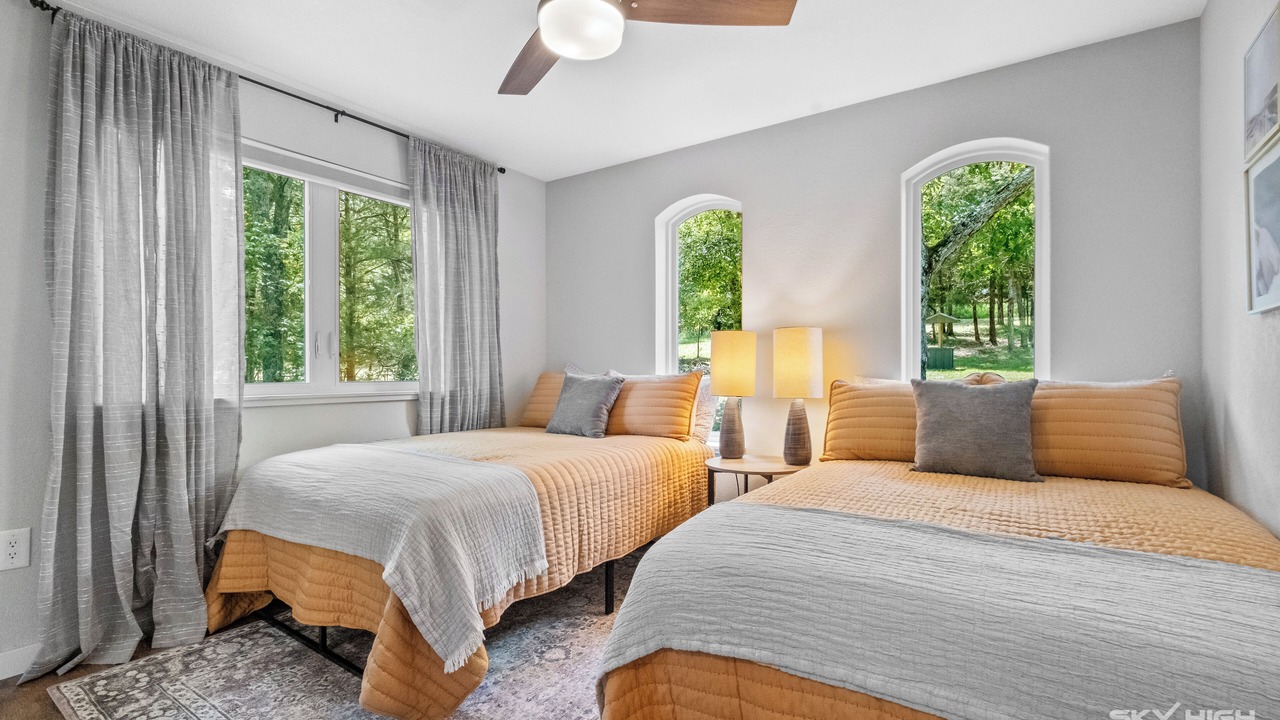 Photo of Bedroom in Garfield