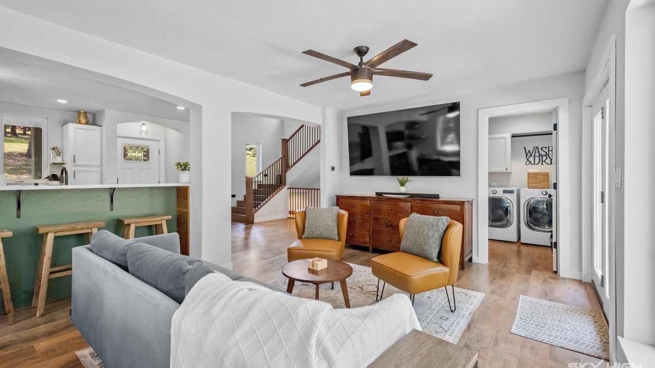 Photo of Livingroom in Garfield