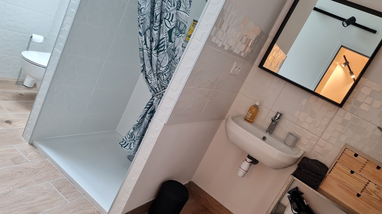 Photo of Bathroom in Vinay