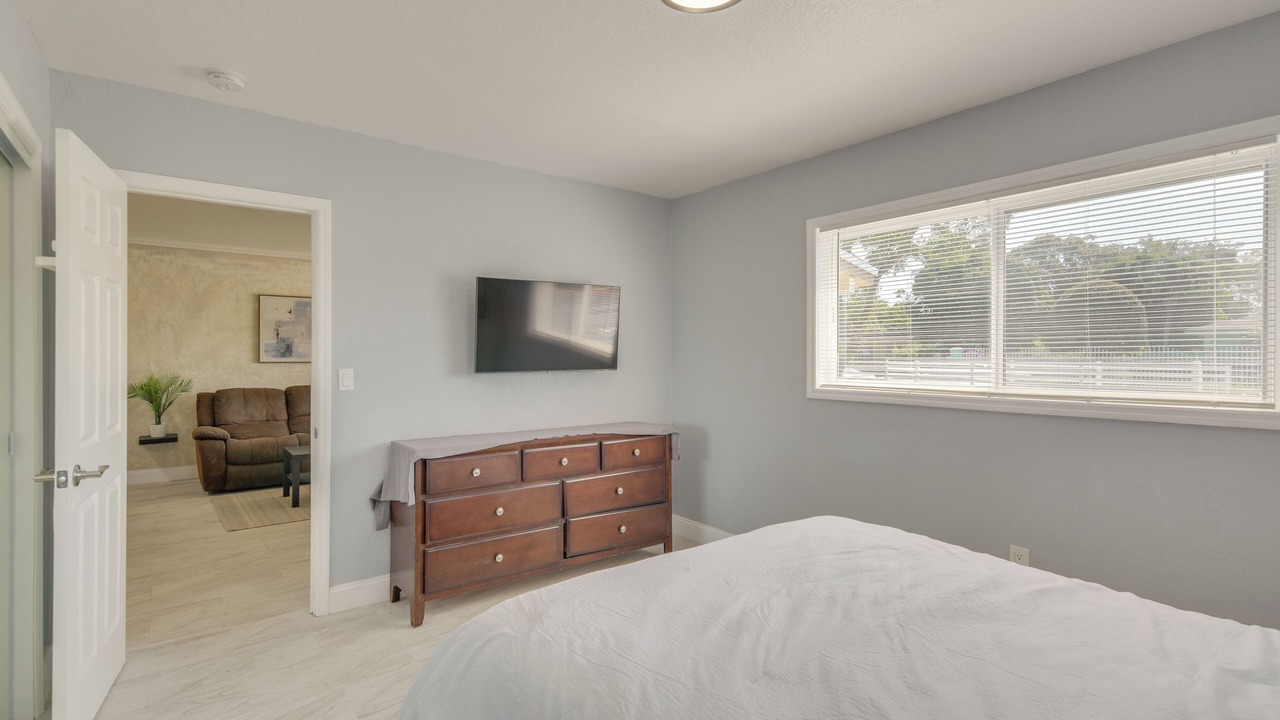Photo of Bedroom in Miami Gardens