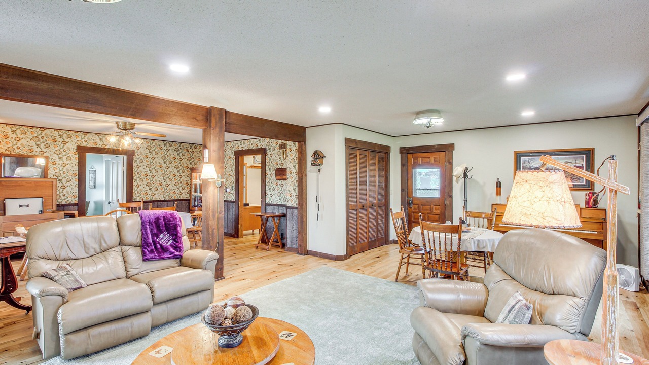 Photo of Bedroom in Neosho County