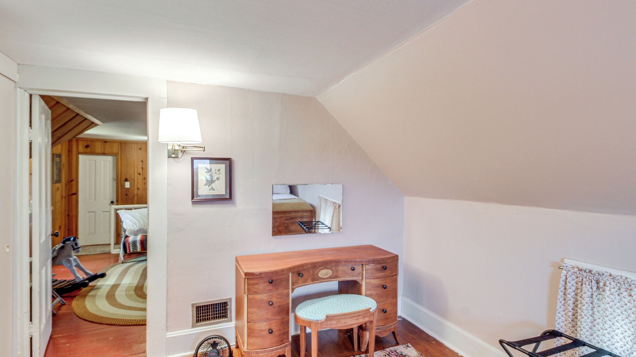 Photo of Bedroom in Neosho County