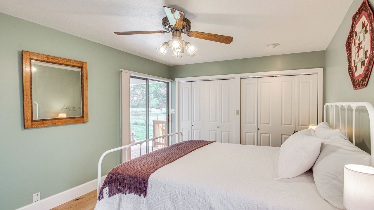 Photo of Bedroom in Neosho County