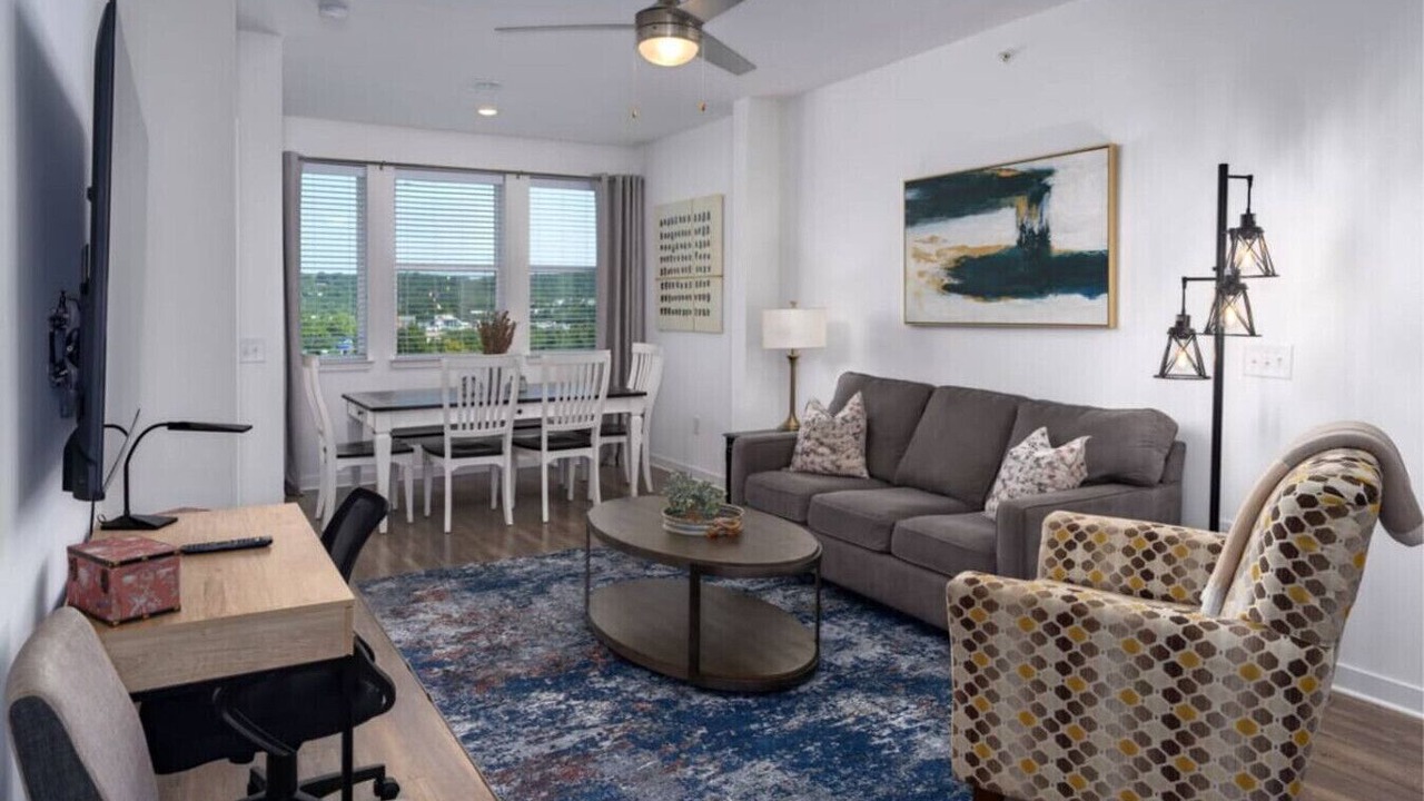 Photo of Livingroom in Pelham