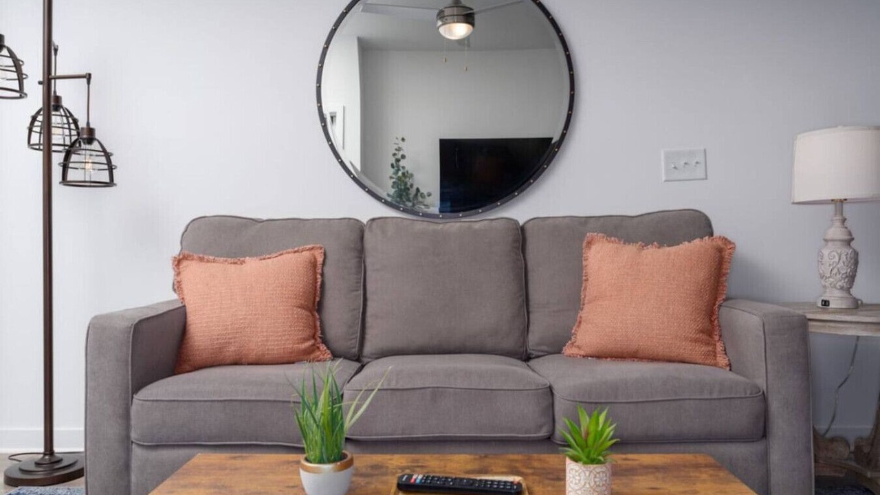 Photo of Livingroom in Pelham