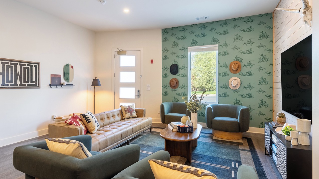 Photo of Livingroom in Five Points