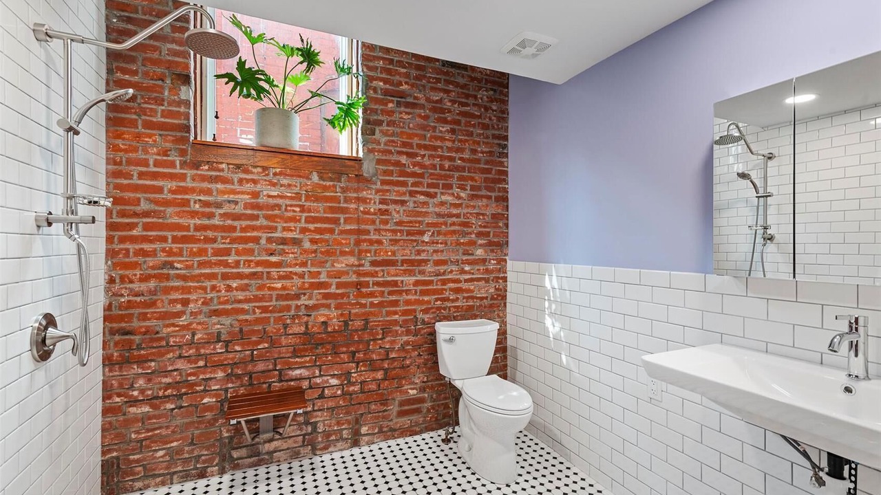 Photo of Bathroom in Benton Park