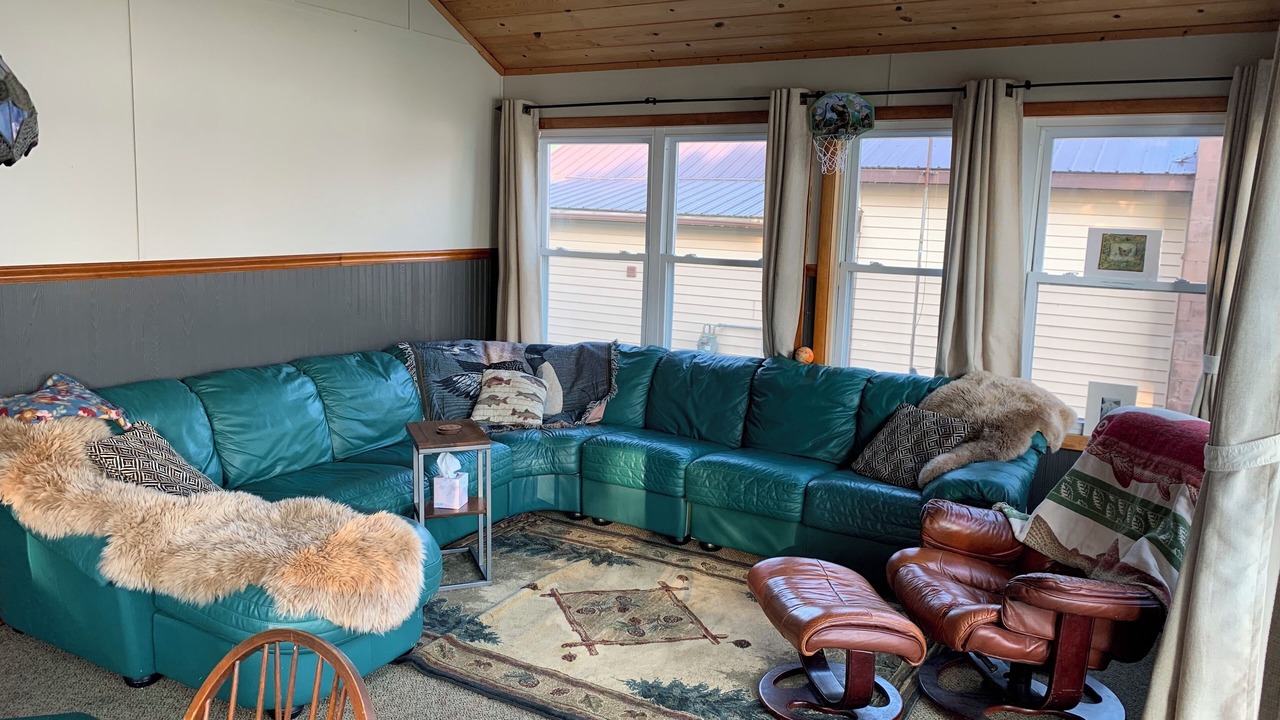 Photo of Bedroom in Hale