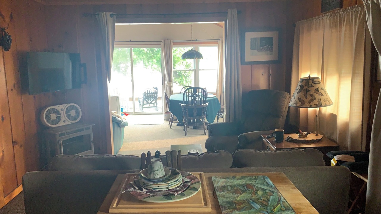 Photo of Bedroom in Hale