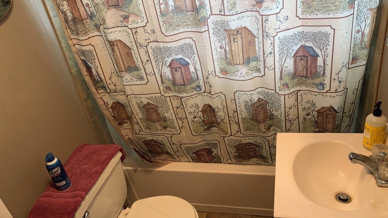 Photo of Bathroom in Hale
