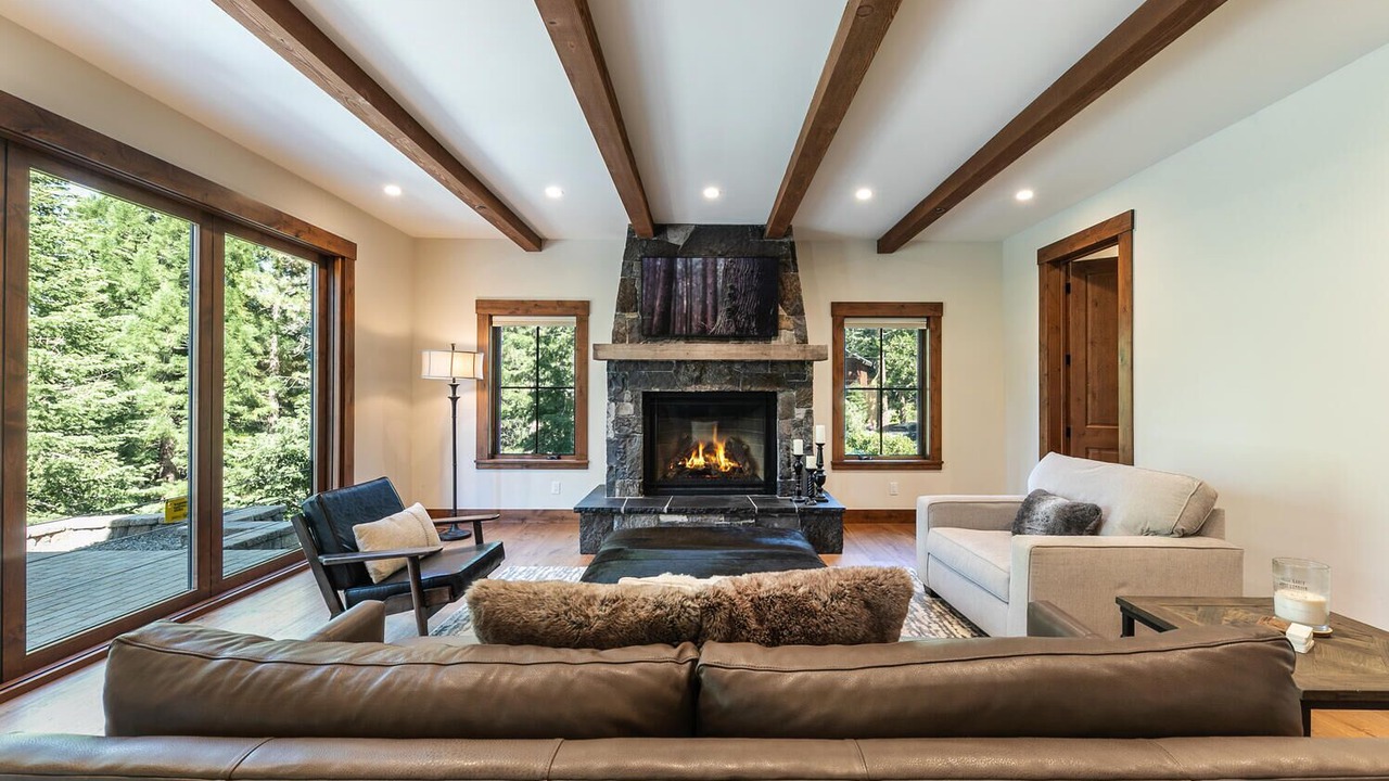 Photo of Livingroom in Comstock Acres