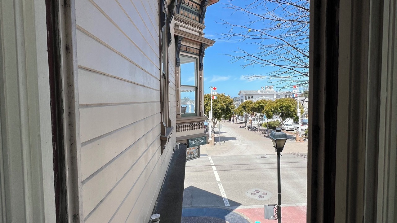 Photo of Others in Eureka