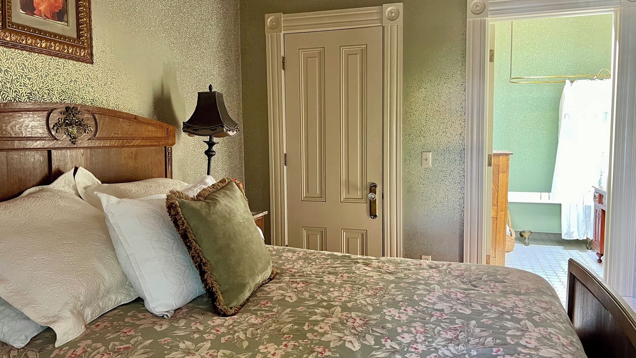 Photo of Bedroom in Eureka